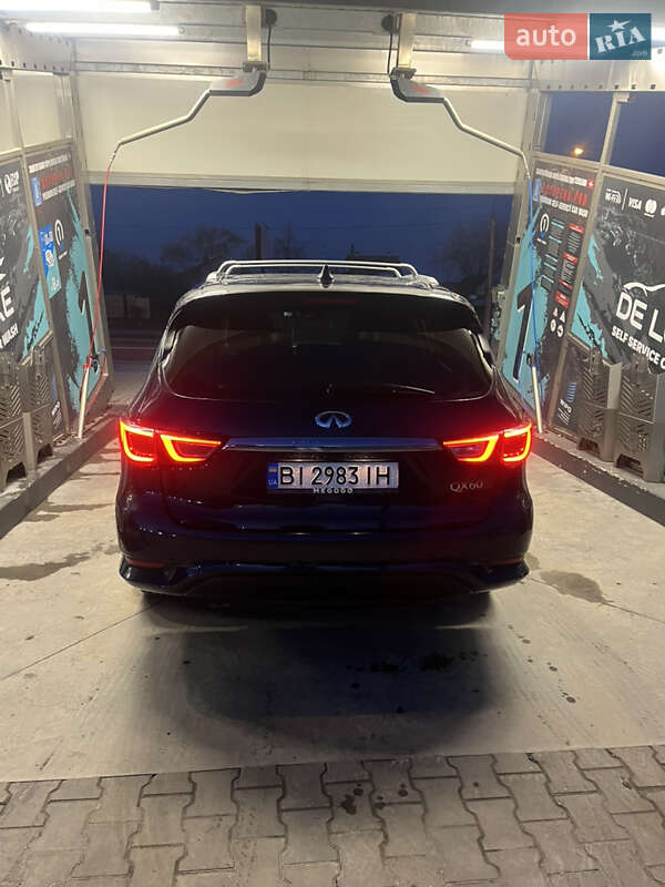 Внедорожник / Кроссовер Infiniti QX60 2017 в Полтаве