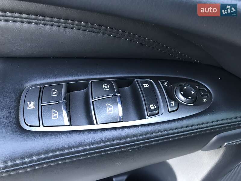 Внедорожник / Кроссовер Infiniti QX60 2013 в Киеве