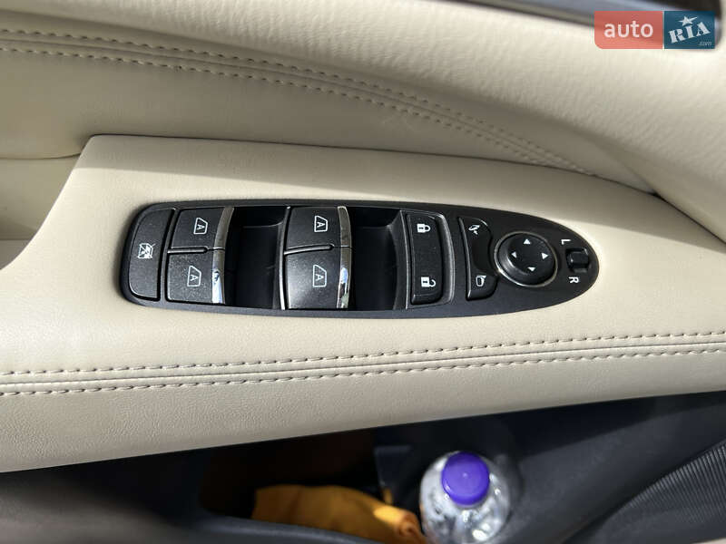 Позашляховик / Кросовер Infiniti QX60 2015 в Харкові