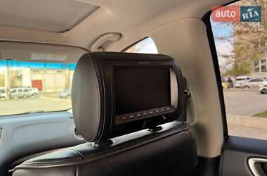 Внедорожник / Кроссовер Infiniti QX60 2015 в 