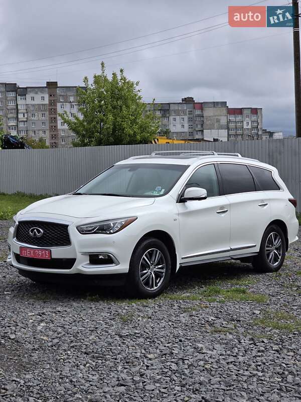 Внедорожник / Кроссовер Infiniti QX60 2016 в 