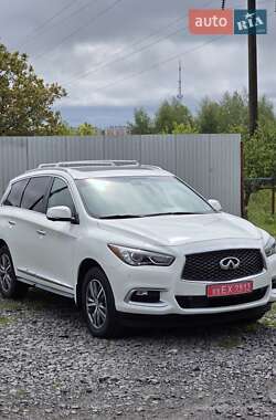 Внедорожник / Кроссовер Infiniti QX60 2016 в 