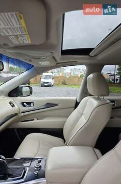 Внедорожник / Кроссовер Infiniti QX60 2016 в 