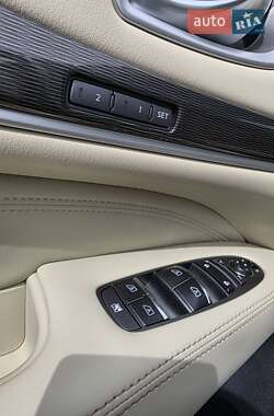 Внедорожник / Кроссовер Infiniti QX60 2016 в 