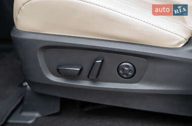 Внедорожник / Кроссовер Infiniti QX60 2023 в 