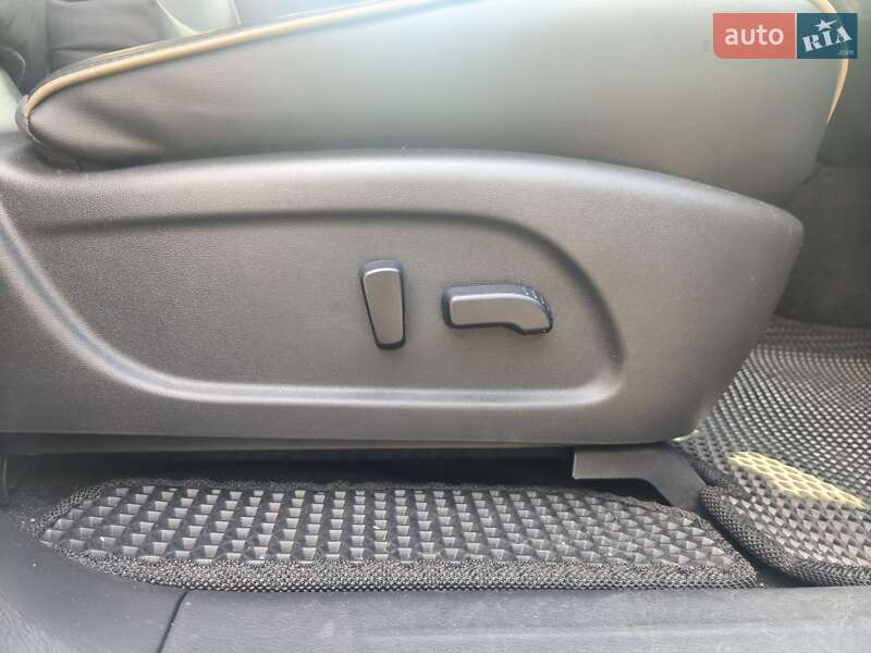 Внедорожник / Кроссовер Infiniti QX60 2019 в Киеве