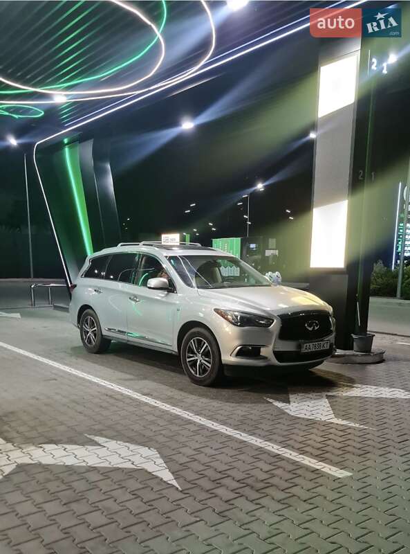 Внедорожник / Кроссовер Infiniti QX60 2016 в Киеве
