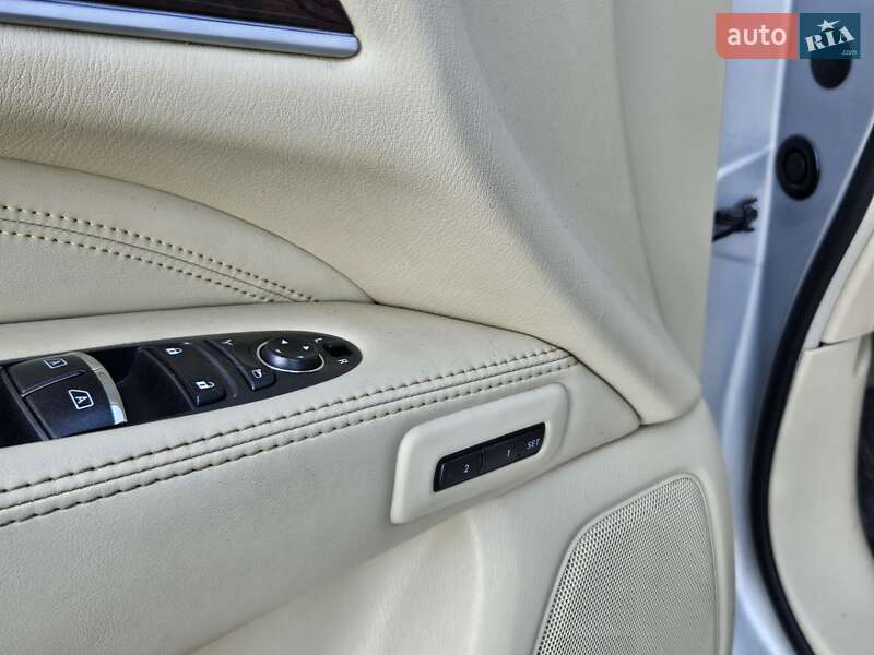 Позашляховик / Кросовер Infiniti QX60 2014 в Києві