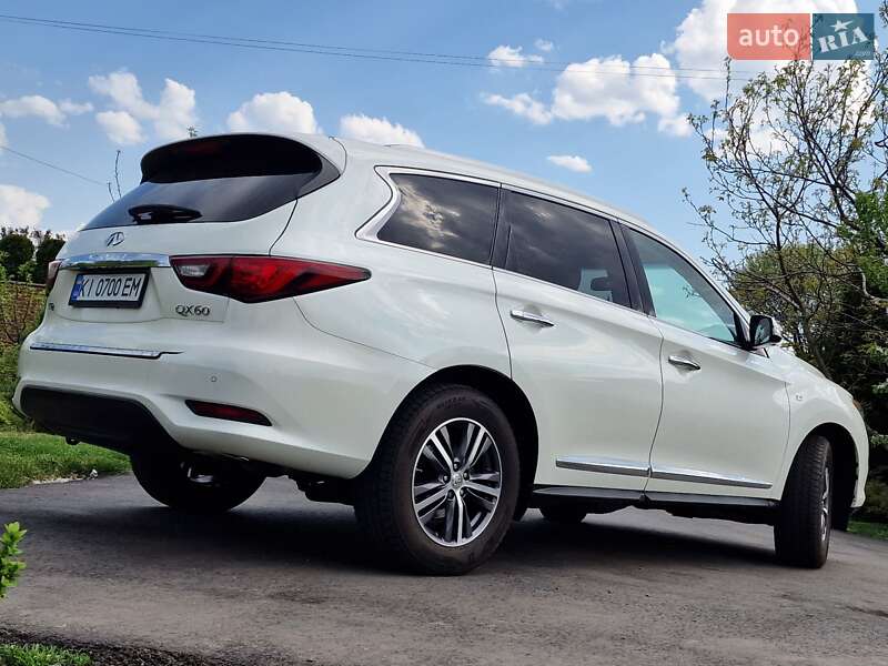 Внедорожник / Кроссовер Infiniti QX60 2018 в Киеве