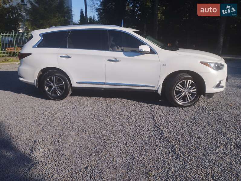 Внедорожник / Кроссовер Infiniti QX60 2016 в Львове