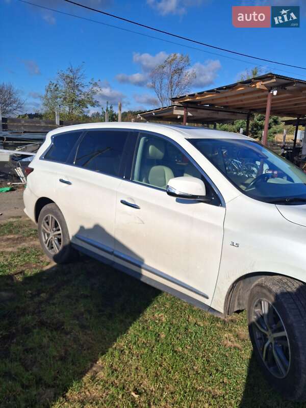 Внедорожник / Кроссовер Infiniti QX60 2019 в Буче