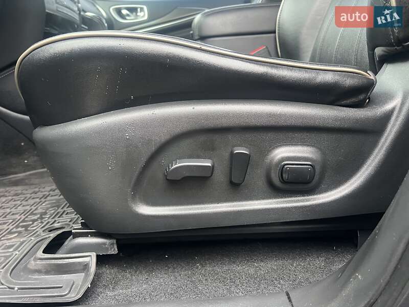 Внедорожник / Кроссовер Infiniti QX60 2017 в Хмельницком