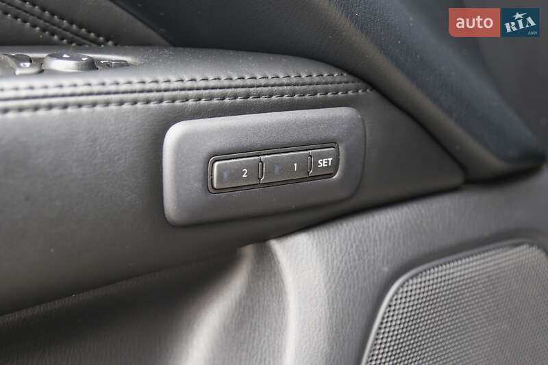 Позашляховик / Кросовер Infiniti QX60 2015 в Києві