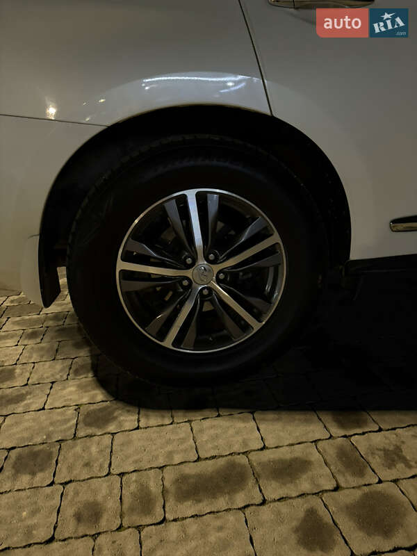 Внедорожник / Кроссовер Infiniti QX60 2017 в Львове