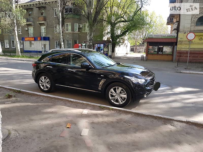 Внедорожник / Кроссовер Infiniti QX70 2015 в Киеве