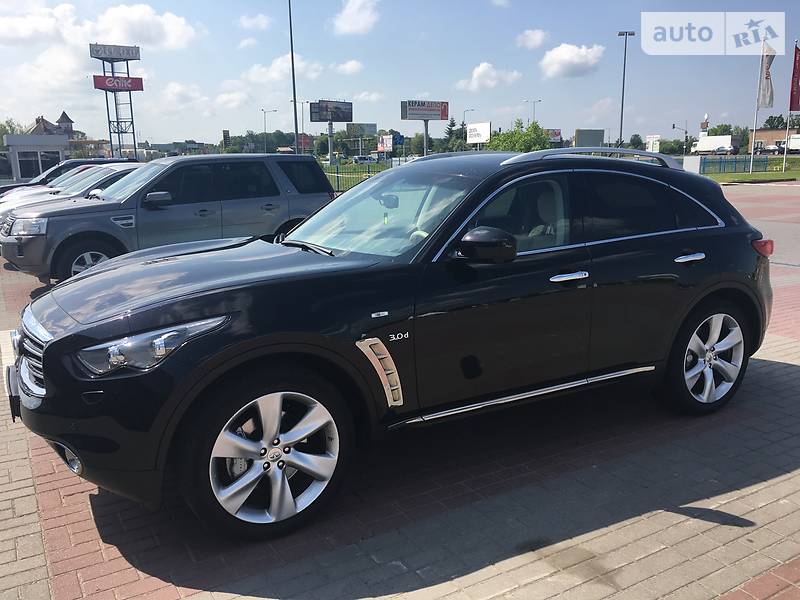 Позашляховик / Кросовер Infiniti QX70 2015 в 