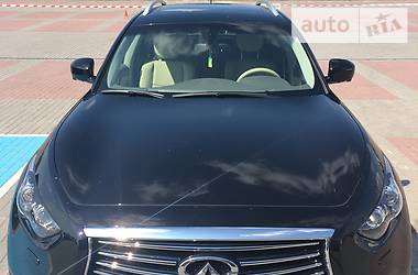 Позашляховик / Кросовер Infiniti QX70 2015 в 