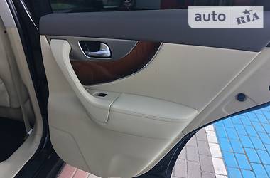 Позашляховик / Кросовер Infiniti QX70 2015 в 