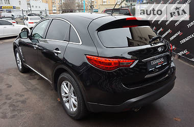 Внедорожник / Кроссовер Infiniti QX70 2015 в Одессе