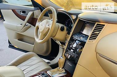 Позашляховик / Кросовер Infiniti QX70 2014 в 
