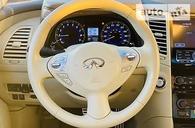 Позашляховик / Кросовер Infiniti QX70 2014 в 
