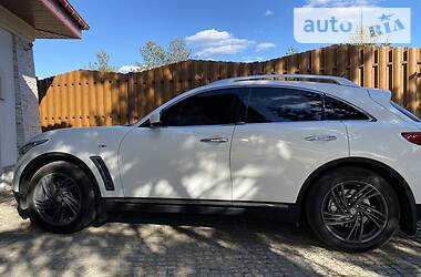 Позашляховик / Кросовер Infiniti QX70 2012 в 
