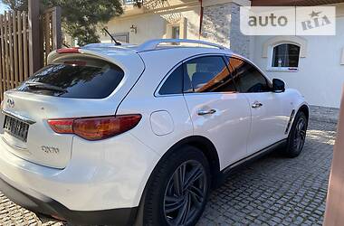 Позашляховик / Кросовер Infiniti QX70 2012 в 