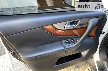 Позашляховик / Кросовер Infiniti QX70 2012 в 