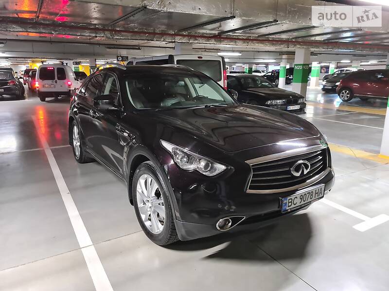 Позашляховик / Кросовер Infiniti QX70 2014 в Львові