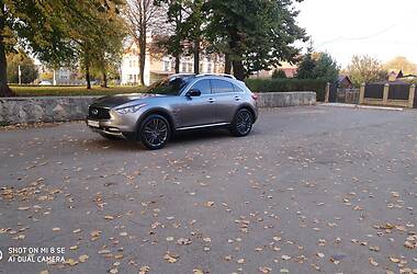 Внедорожник / Кроссовер Infiniti QX70 2016 в Нововолынске