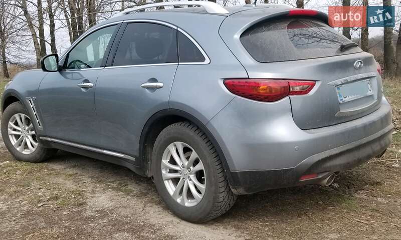 Внедорожник / Кроссовер Infiniti QX70 2016 в Сумах