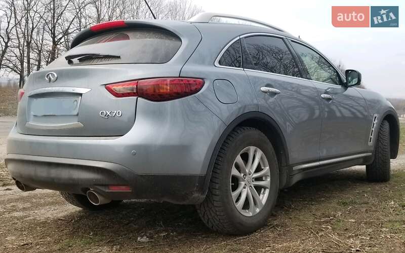 Внедорожник / Кроссовер Infiniti QX70 2016 в Сумах