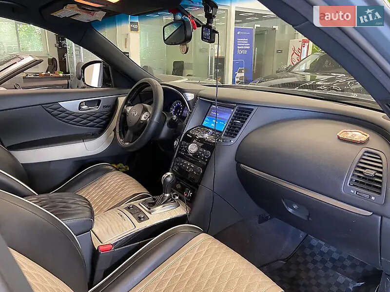 Внедорожник / Кроссовер Infiniti QX70 2016 в Одессе