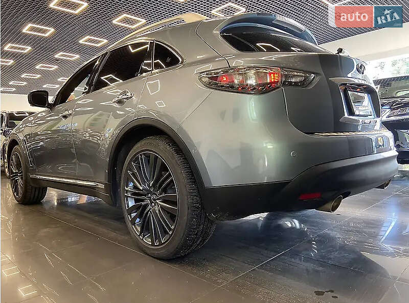 Внедорожник / Кроссовер Infiniti QX70 2016 в Одессе