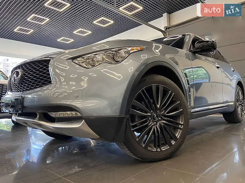 Внедорожник / Кроссовер Infiniti QX70 2016 в Одессе