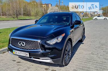 Внедорожник / Кроссовер Infiniti QX70 2016 в 