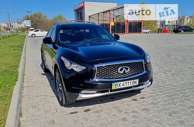 Внедорожник / Кроссовер Infiniti QX70 2016 в 