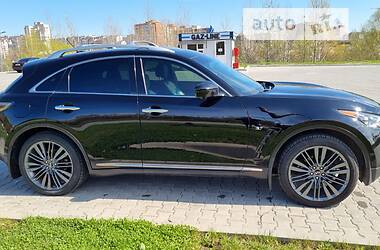 Внедорожник / Кроссовер Infiniti QX70 2016 в 
