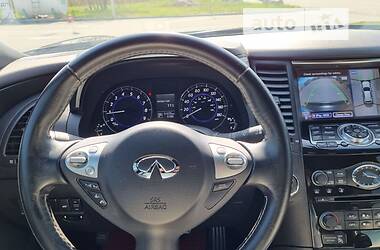 Внедорожник / Кроссовер Infiniti QX70 2016 в 