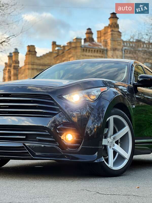 Внедорожник / Кроссовер Infiniti QX70 2016 в Киеве