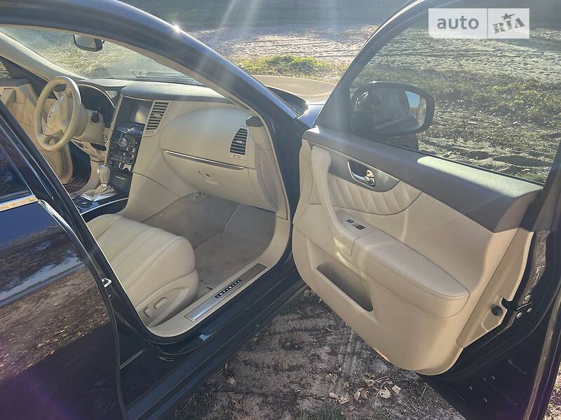 Позашляховик / Кросовер Infiniti QX70 2016 в Черкасах