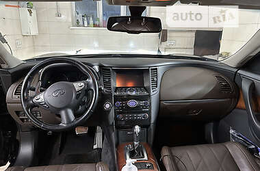 Внедорожник / Кроссовер Infiniti QX70 2013 в 