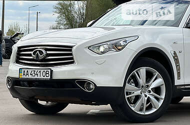 Позашляховик / Кросовер Infiniti QX70 2013 в Києві