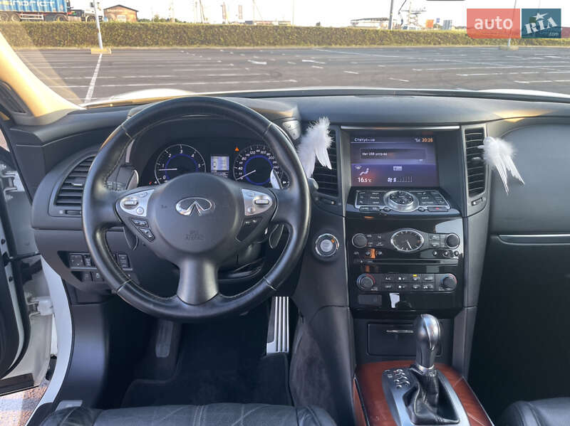 Внедорожник / Кроссовер Infiniti QX70 2015 в Львове