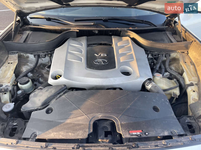 Внедорожник / Кроссовер Infiniti QX70 2015 в Львове
