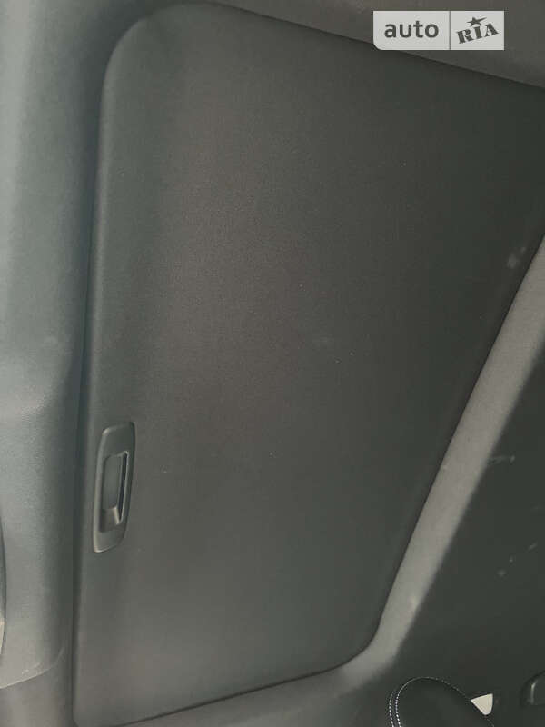 Позашляховик / Кросовер Infiniti QX70 2016 в Вишневому