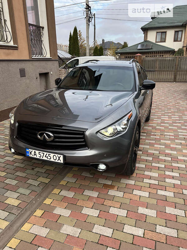 Позашляховик / Кросовер Infiniti QX70 2016 в Вишневому