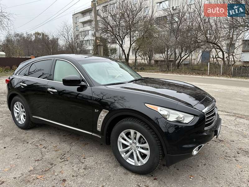 Внедорожник / Кроссовер Infiniti QX70 2016 в Киеве