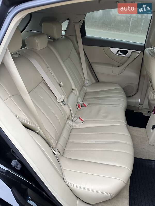 Внедорожник / Кроссовер Infiniti QX70 2016 в Киеве