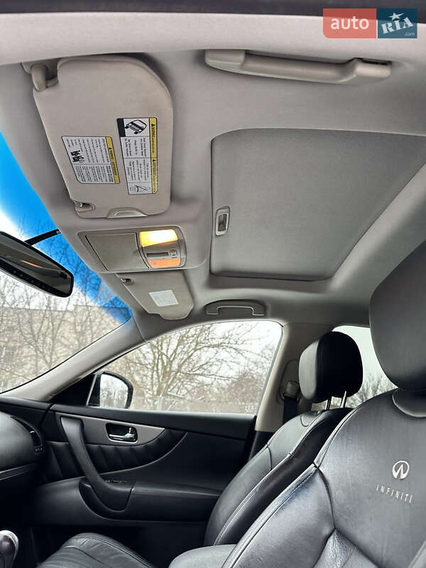 Позашляховик / Кросовер Infiniti QX70 2013 в Южноукраїнську